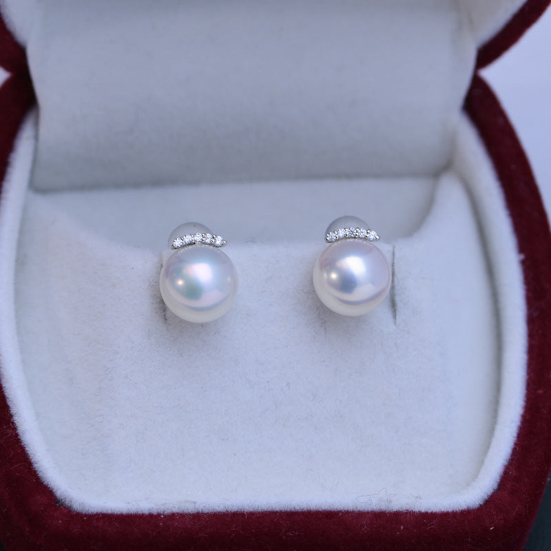 Women's Fashion Simple White Perfect Circle Pearl Stud Earrings