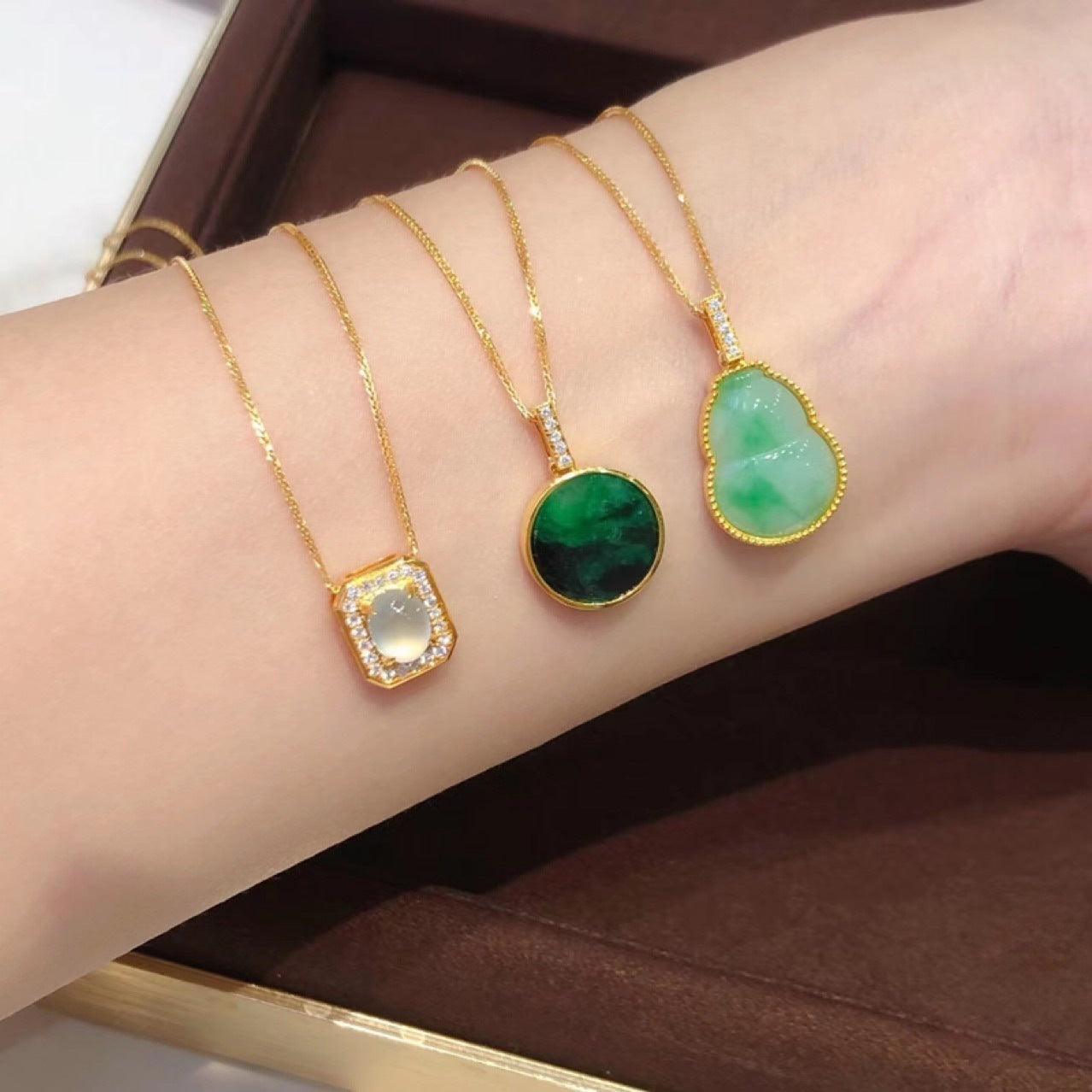 Water Shell Pure Natural Jade Diamond 18K Gold Necklace