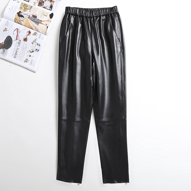 High waist cropped trousers in leather elastic